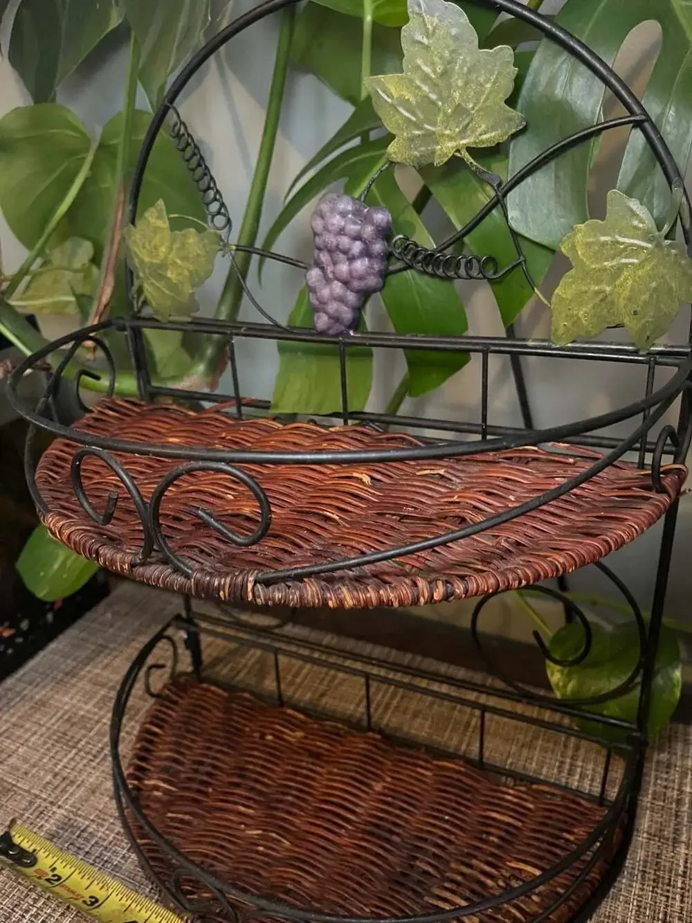 Vintage Home Interiors 2-Tier Wicker and Metal Grape Wall Shelf, 12-Inch